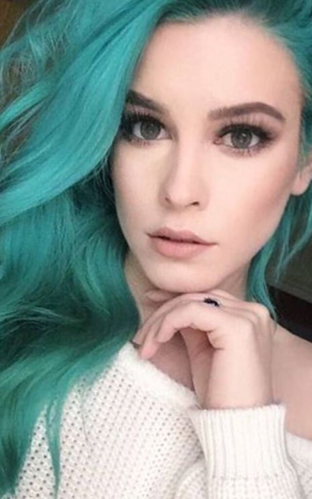 Girl with green hair