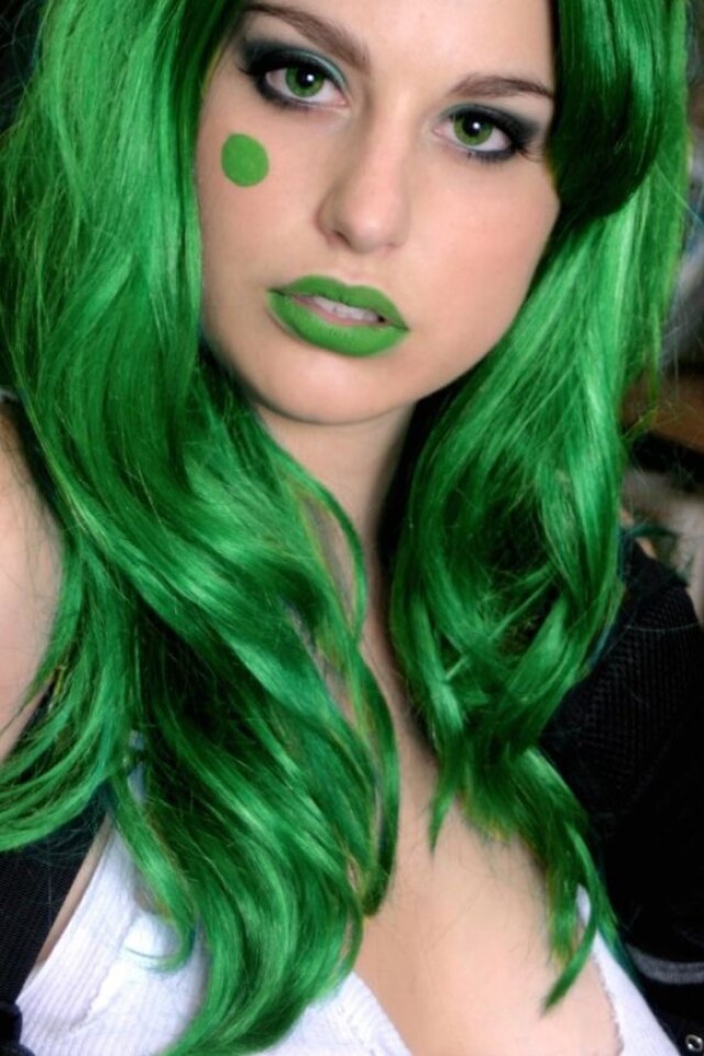  Girl with green hair