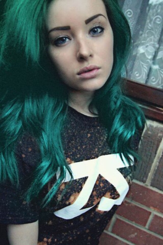 Girl with green hair