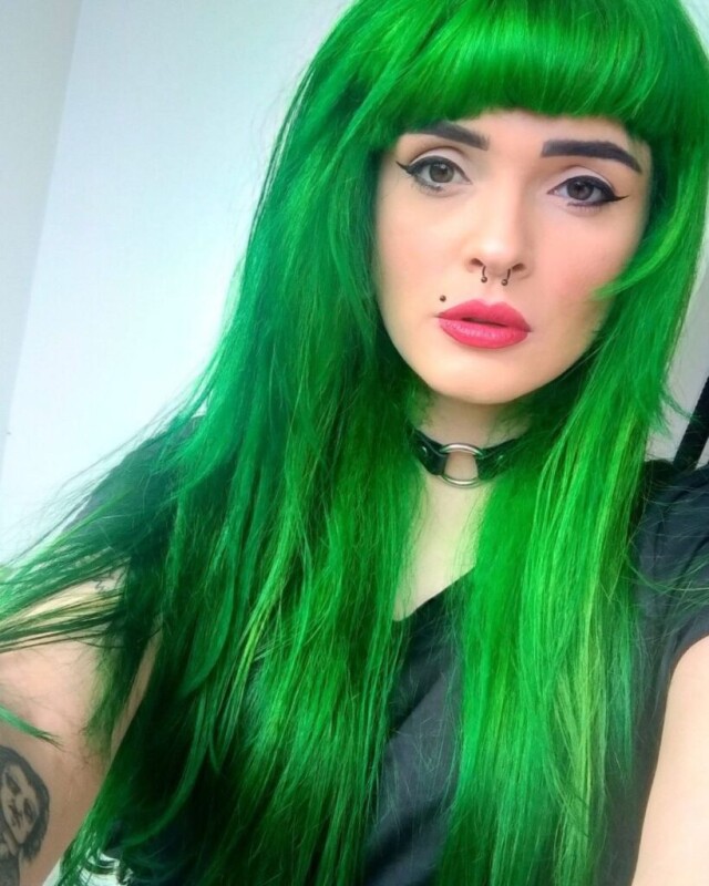 Beautiful girls with green hair: 76 PHOTOS