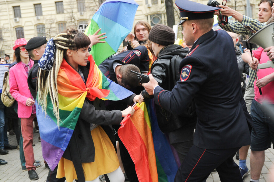 What do we know about LGBT people in Russia? Why are they not loved and what is the law?